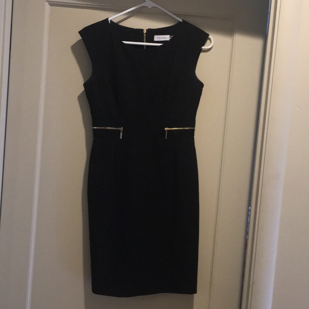 Calvin Klein size2P Black dress with zipper detail
